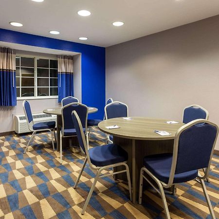 Microtel Inn & Suites By Wyndham Bethel/Danbury Zewnętrze zdjęcie