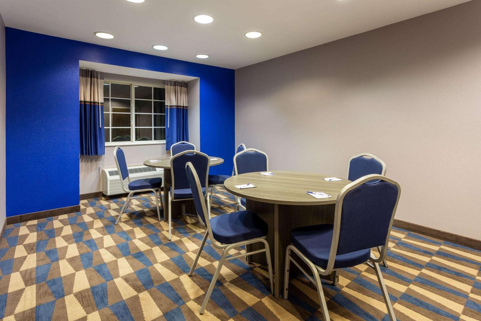 Microtel Inn & Suites By Wyndham Bethel/Danbury Zewnętrze zdjęcie