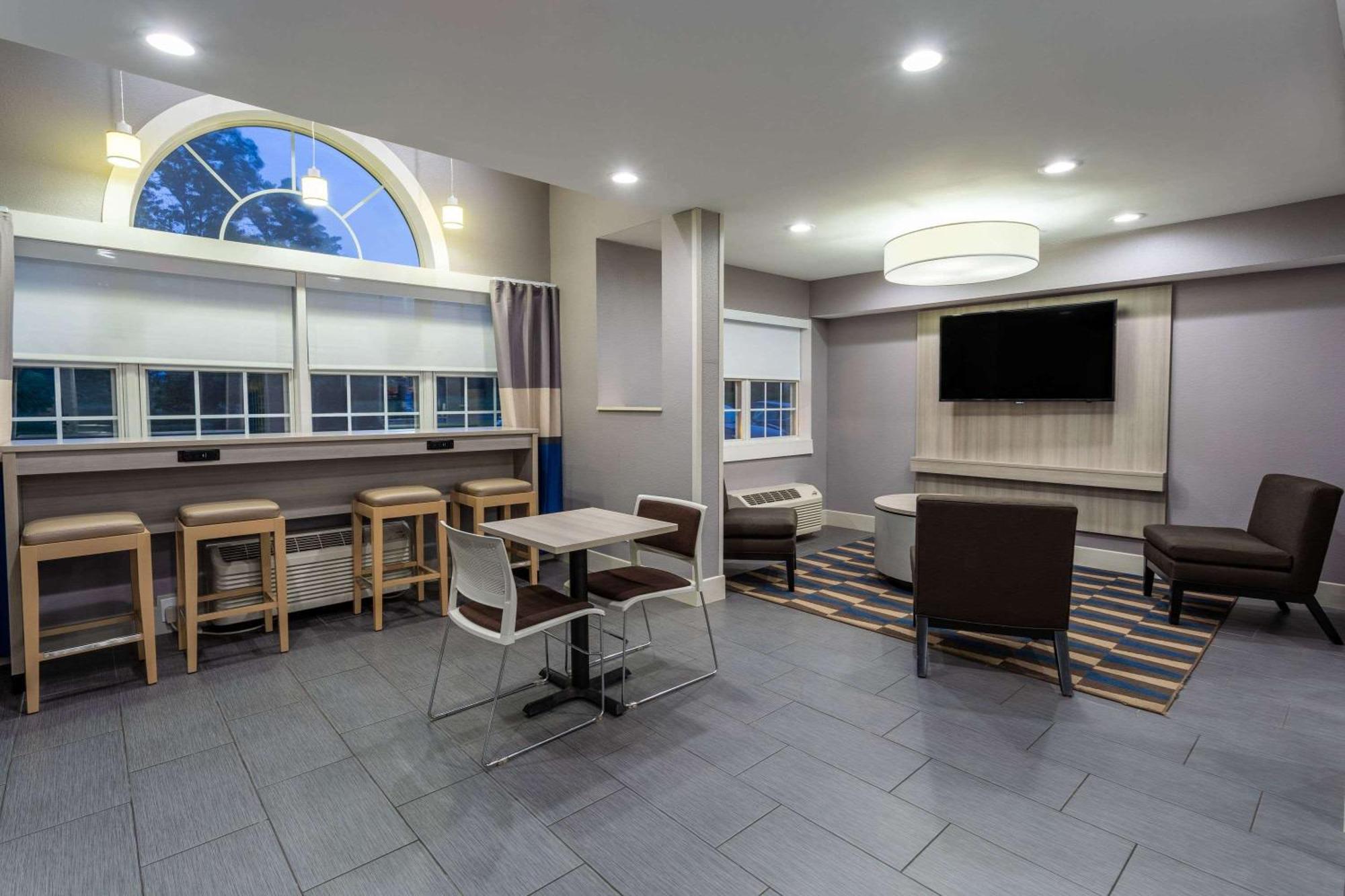 Microtel Inn & Suites By Wyndham Bethel/Danbury Zewnętrze zdjęcie