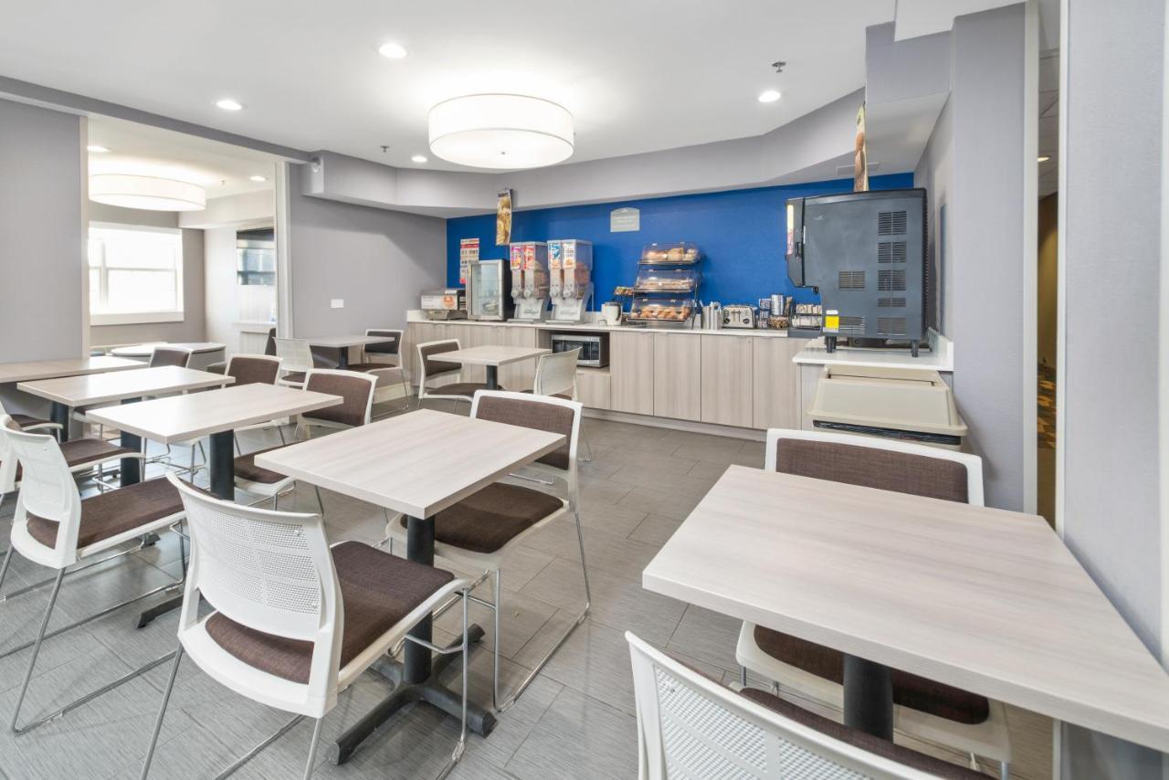 Microtel Inn & Suites By Wyndham Bethel/Danbury Zewnętrze zdjęcie