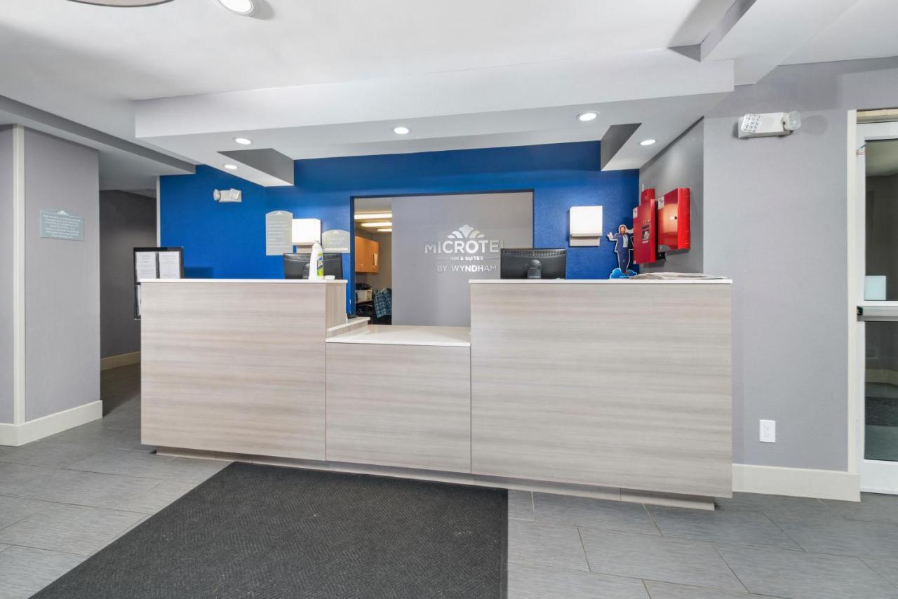 Microtel Inn & Suites By Wyndham Bethel/Danbury Zewnętrze zdjęcie