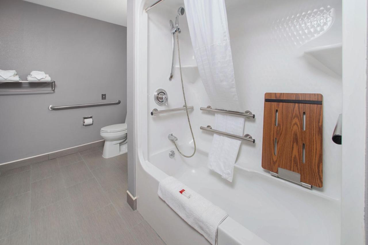 Microtel Inn & Suites By Wyndham Bethel/Danbury Zewnętrze zdjęcie