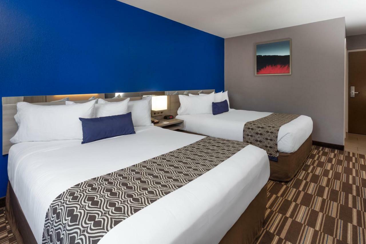 Microtel Inn & Suites By Wyndham Bethel/Danbury Zewnętrze zdjęcie