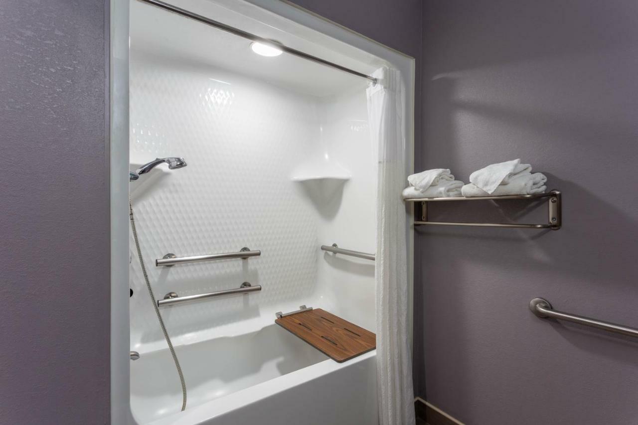 Microtel Inn & Suites By Wyndham Bethel/Danbury Zewnętrze zdjęcie